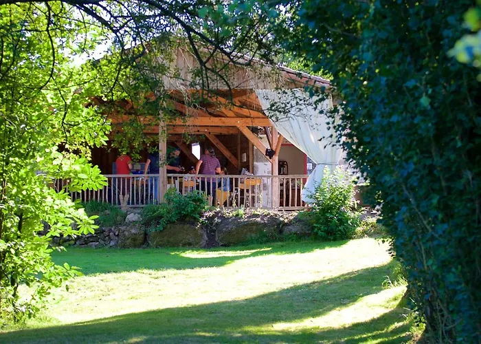De La Chagnee Parque de Campismo Saint-Aubin-le-Cloud